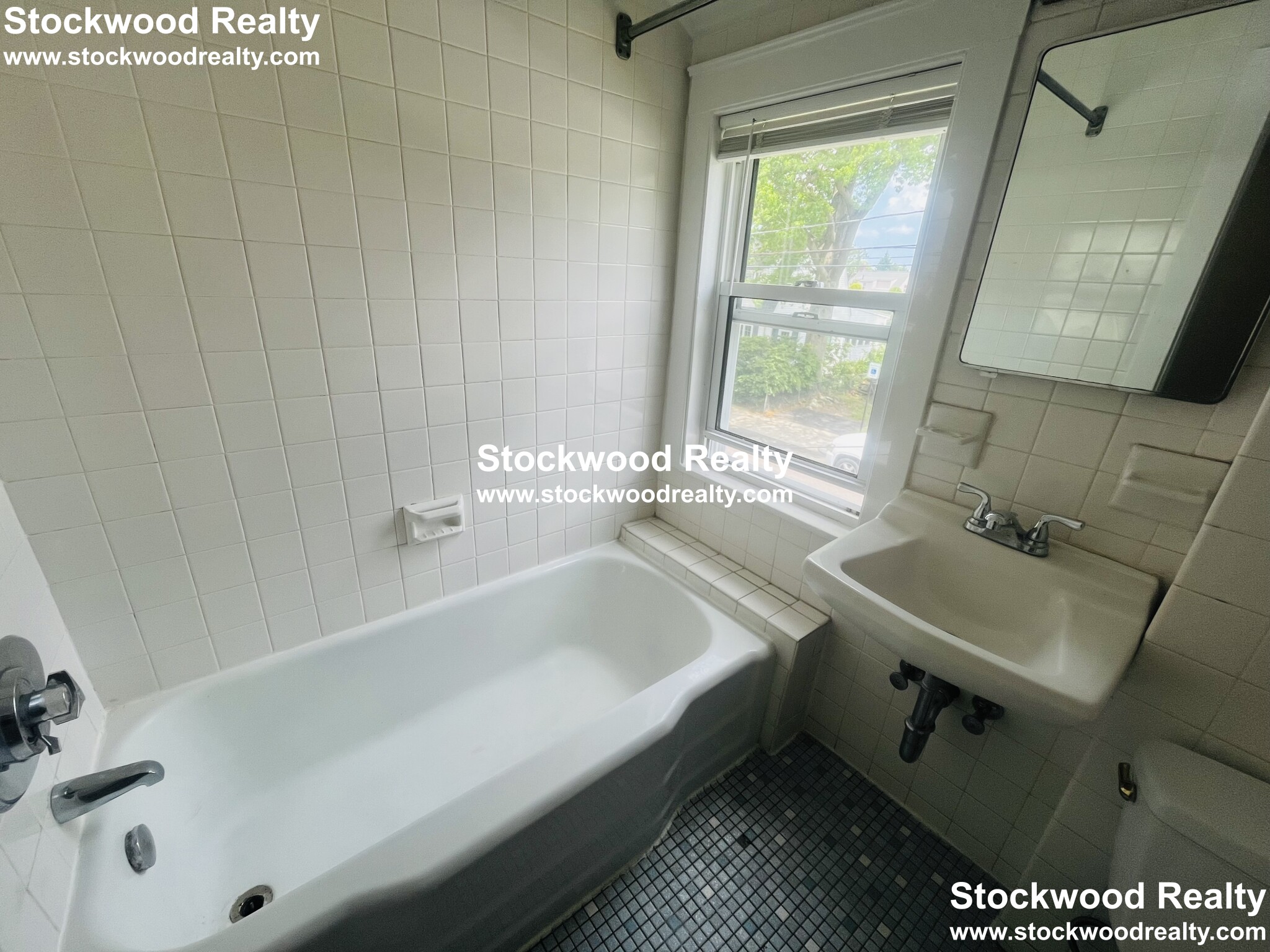 6 Arnold St, Quincy