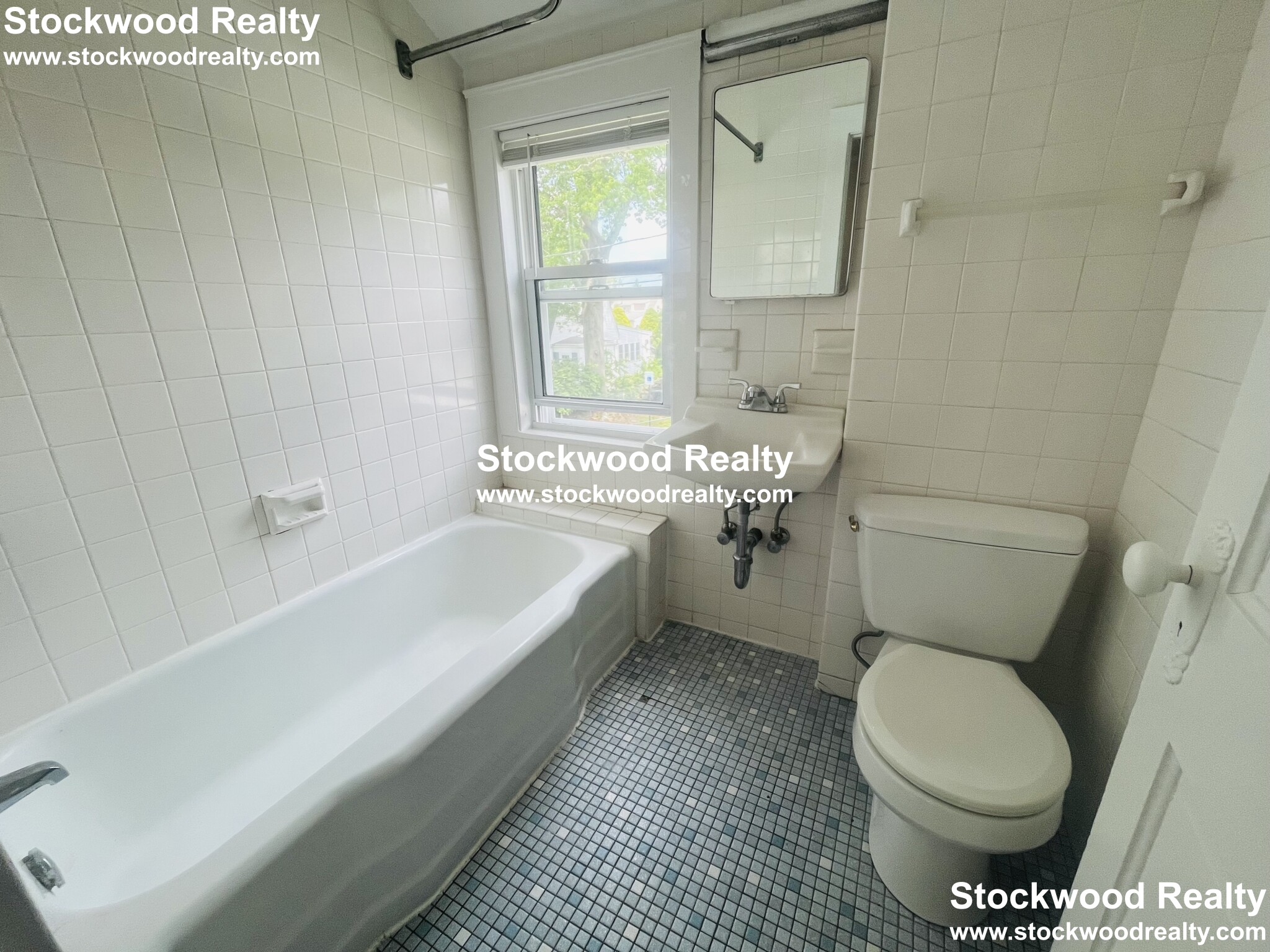 6 Arnold St, Quincy