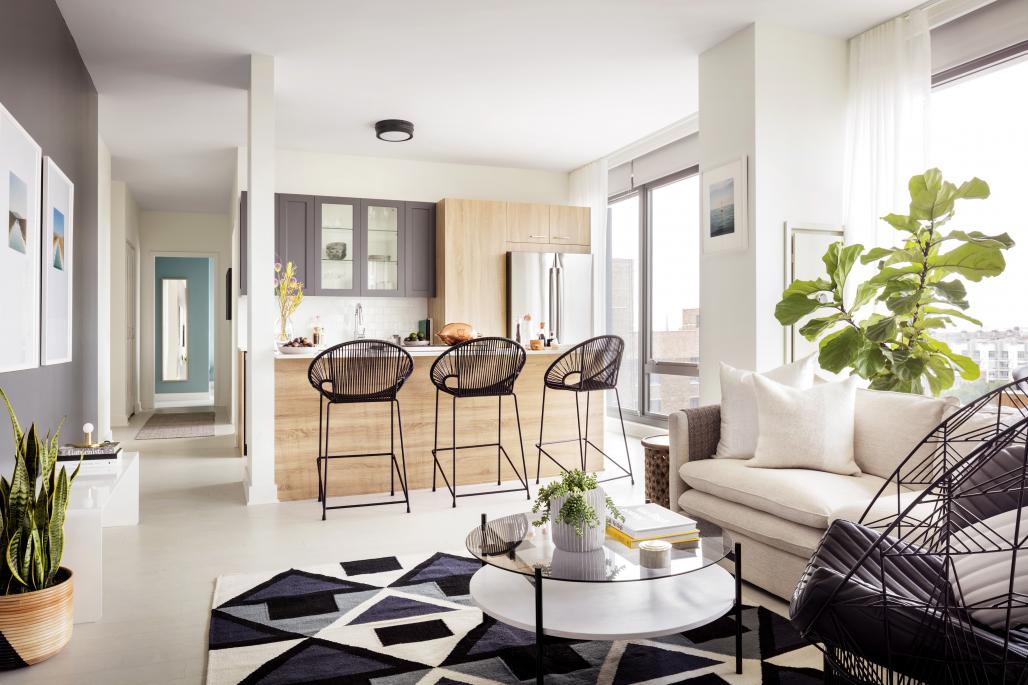 1035 West Van Buren - 3,825USD / month