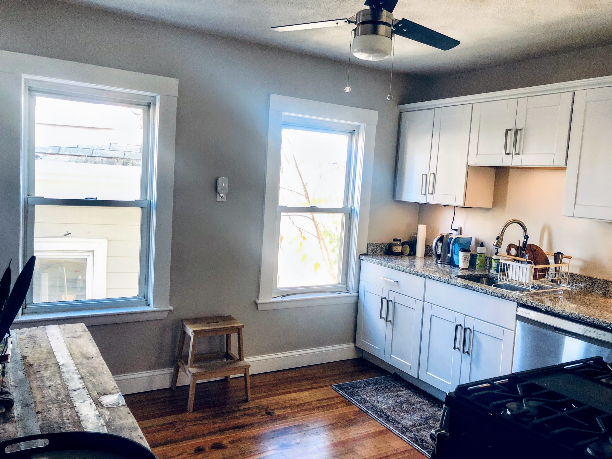 2 bed, 1 bath apartment for rent at 10 Mortimer Pl Unit 1, Winter Hill — photo 4 of 10