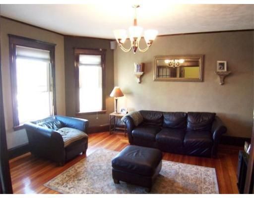 3 bed, 1 bath apartment for rent at 74 Grant St Unit 3, Winter Hill