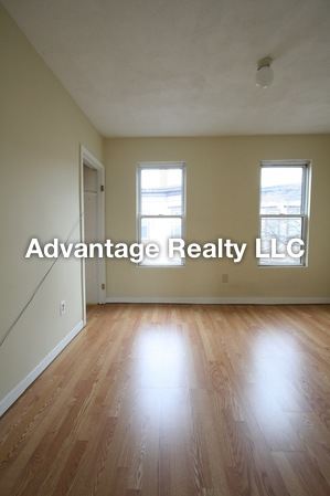 3 bed, 1 bath apartment for rent at 292 Mcgrath Highway Unit 1, East Somerville — photo 4 of 9