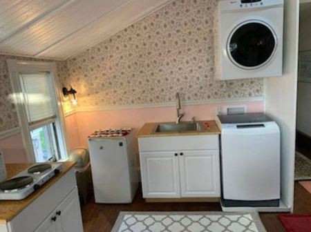 2 bed, 1 bath apartment for rent at 101 Fayerweather St Unit 4, Harvard Square — photo 6 of 7
