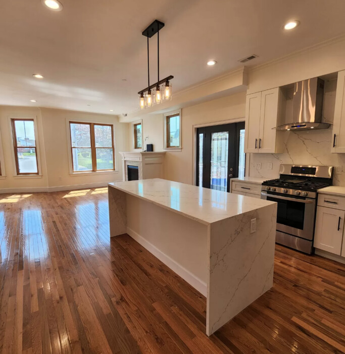 74 Union St, Everett