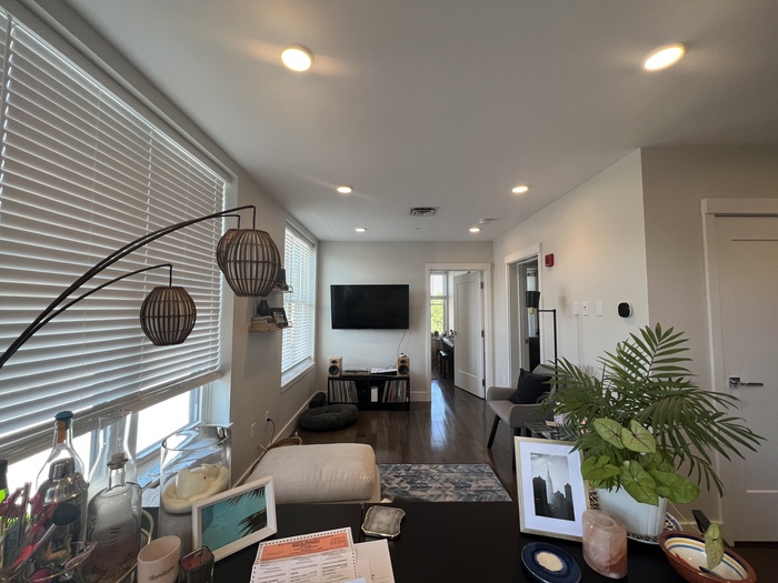 434 Mcgrath Hwy, Prospect Hill