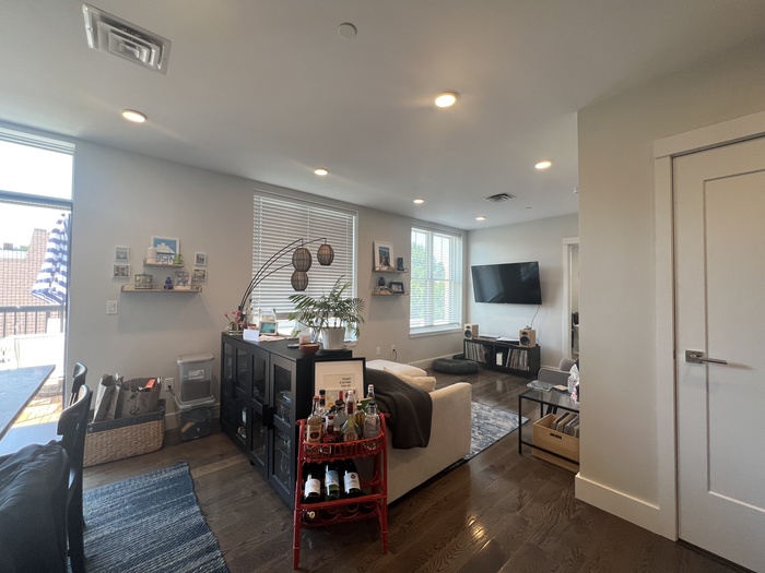 434 Mcgrath Hwy, Prospect Hill