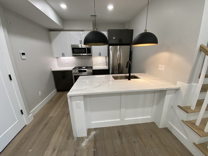 302 Somerville Ave, Union Square