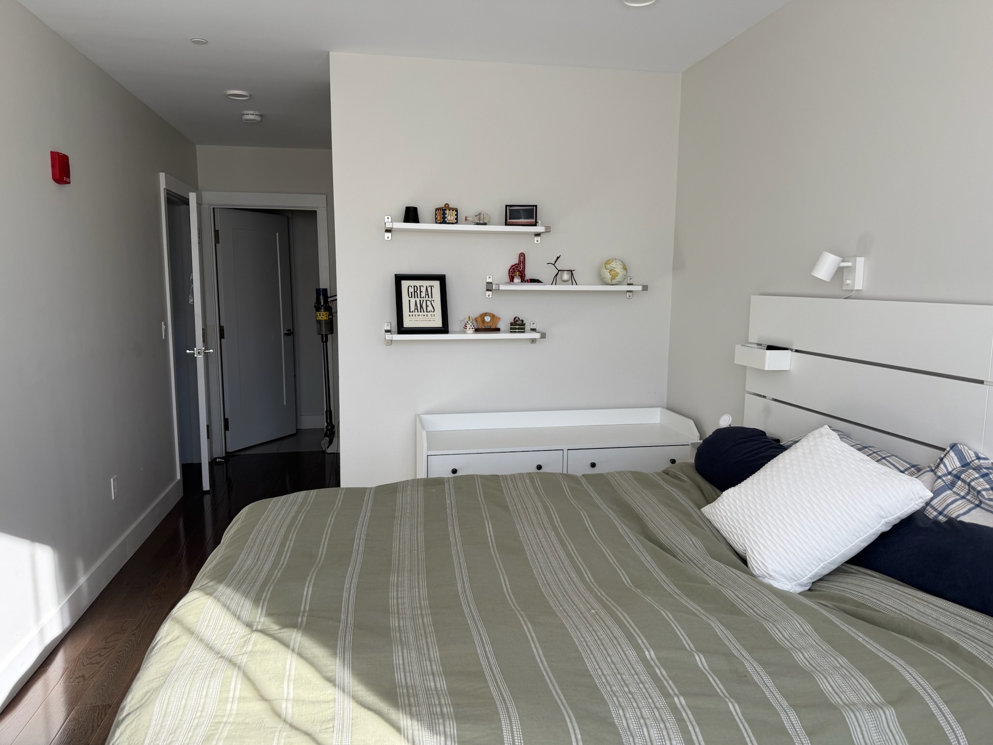 Photos of apartment on McGrath Hwy,Somerville MA 02143