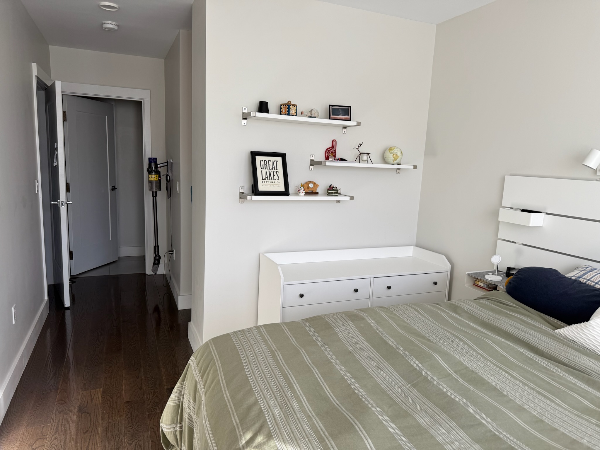 Photos of apartment on McGrath Hwy,Somerville MA 02143