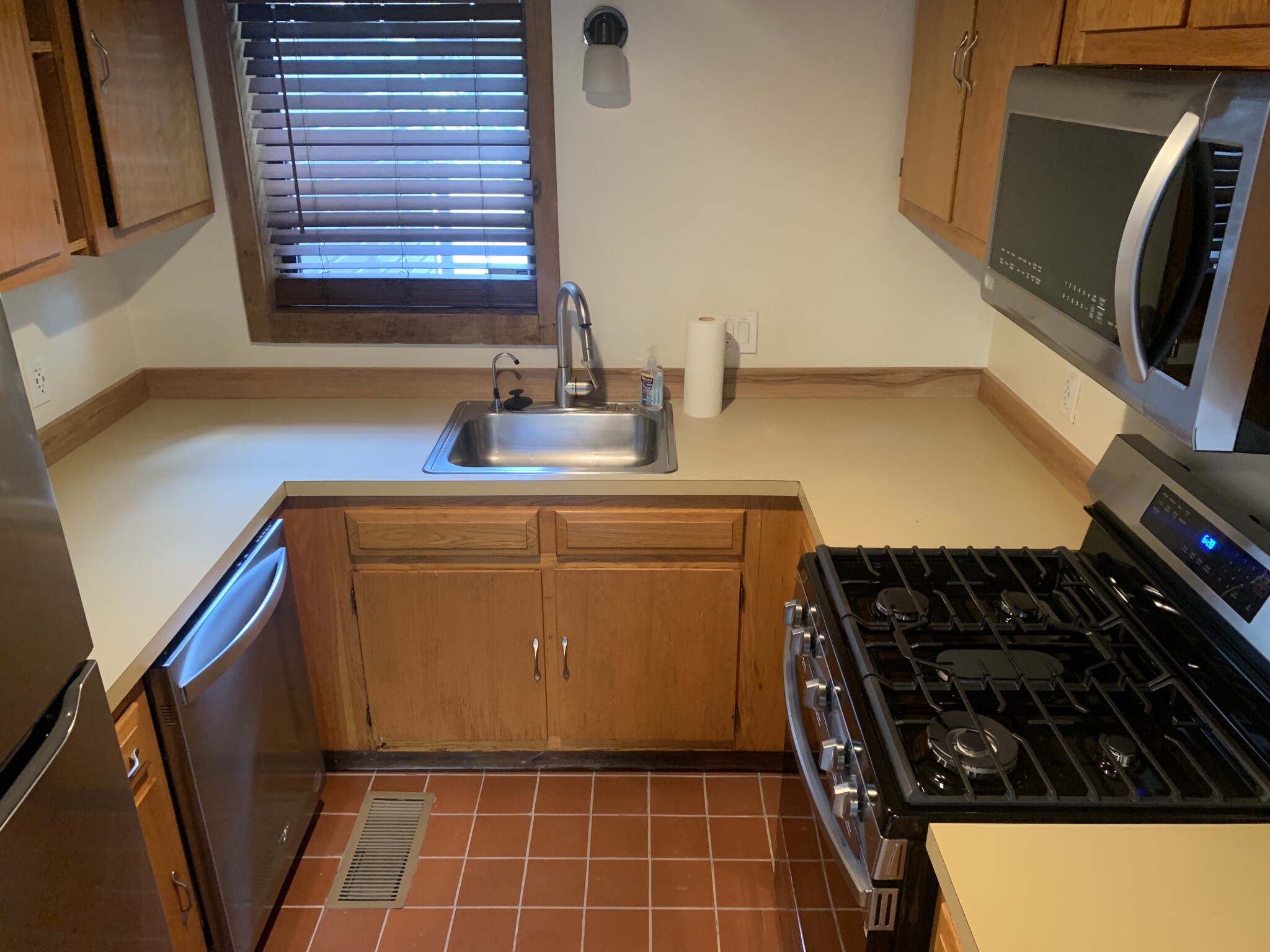 8 Lilac Ct, East Cambridge