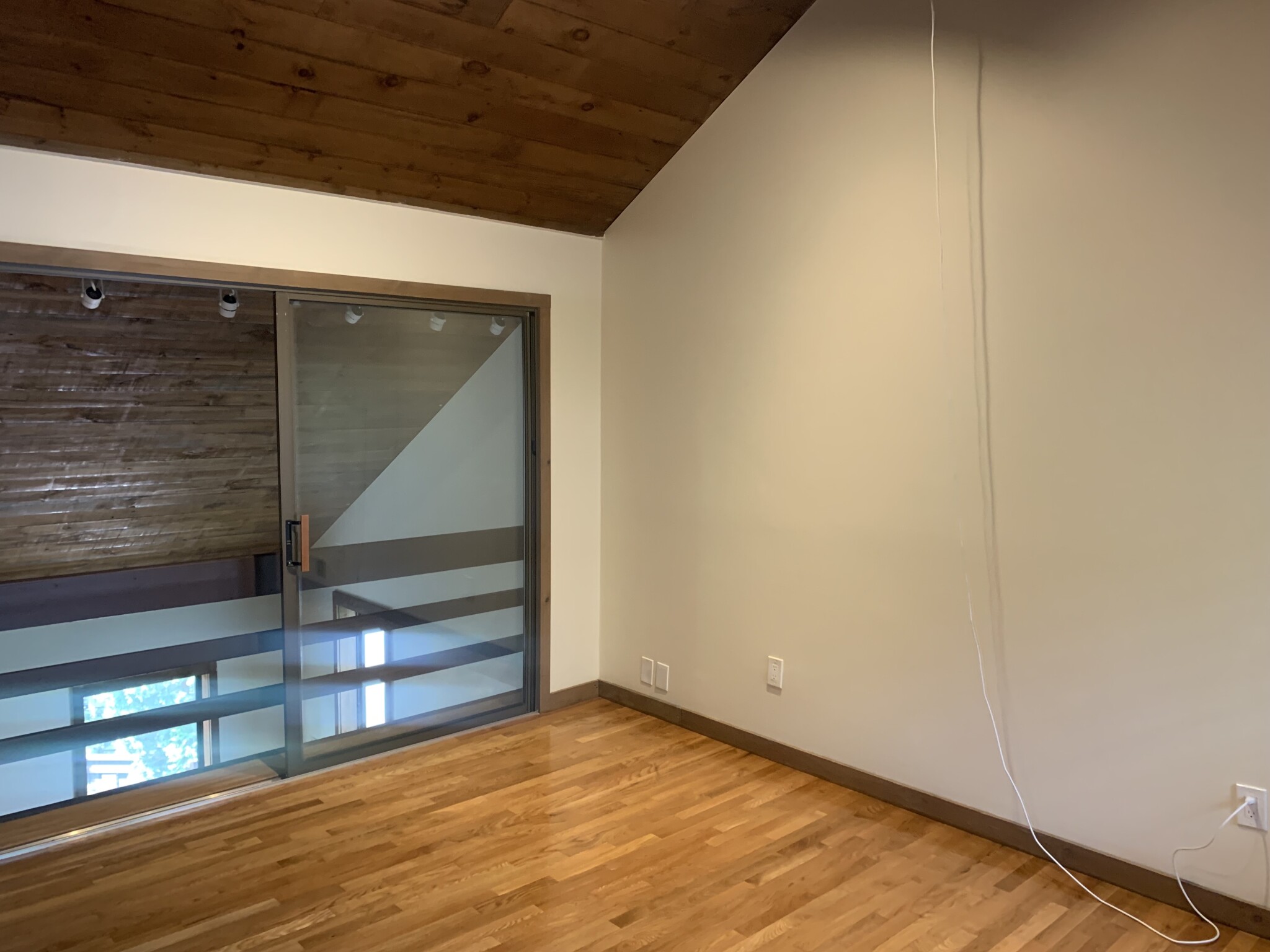 8 Lilac Ct, East Cambridge