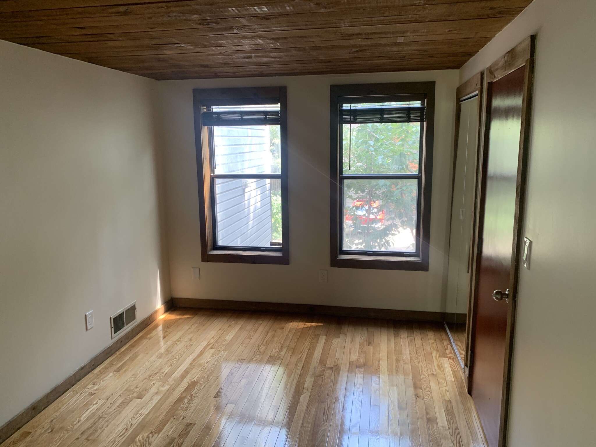 8 Lilac Ct, East Cambridge