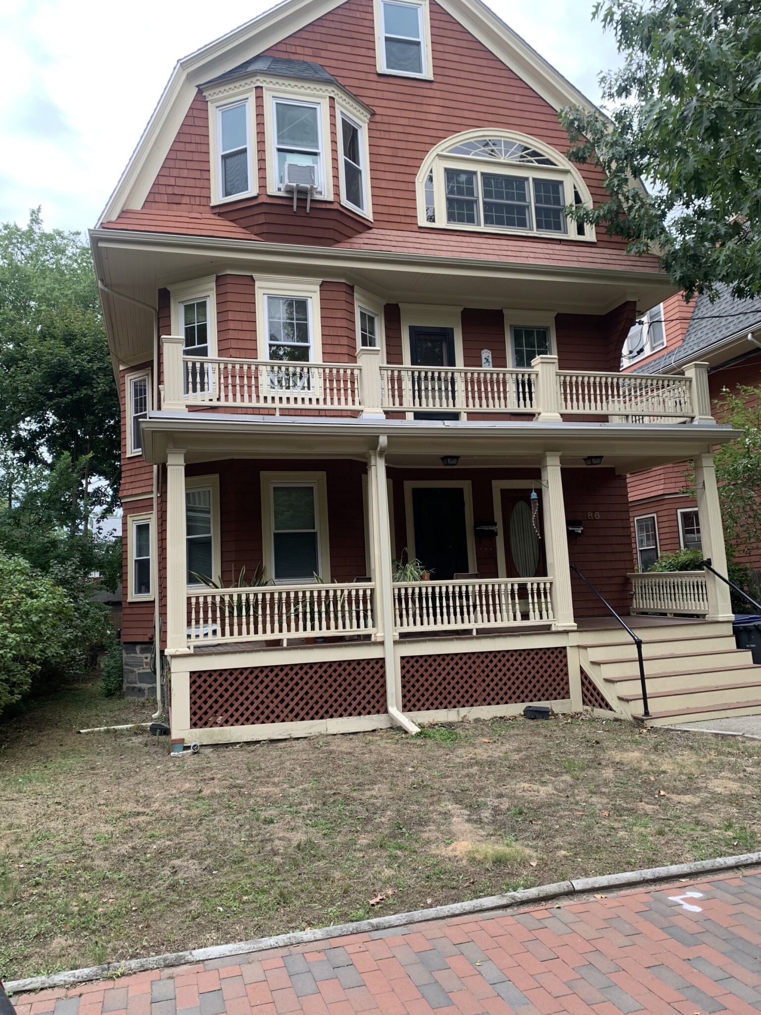 86 Lexington Ave, Huron Village