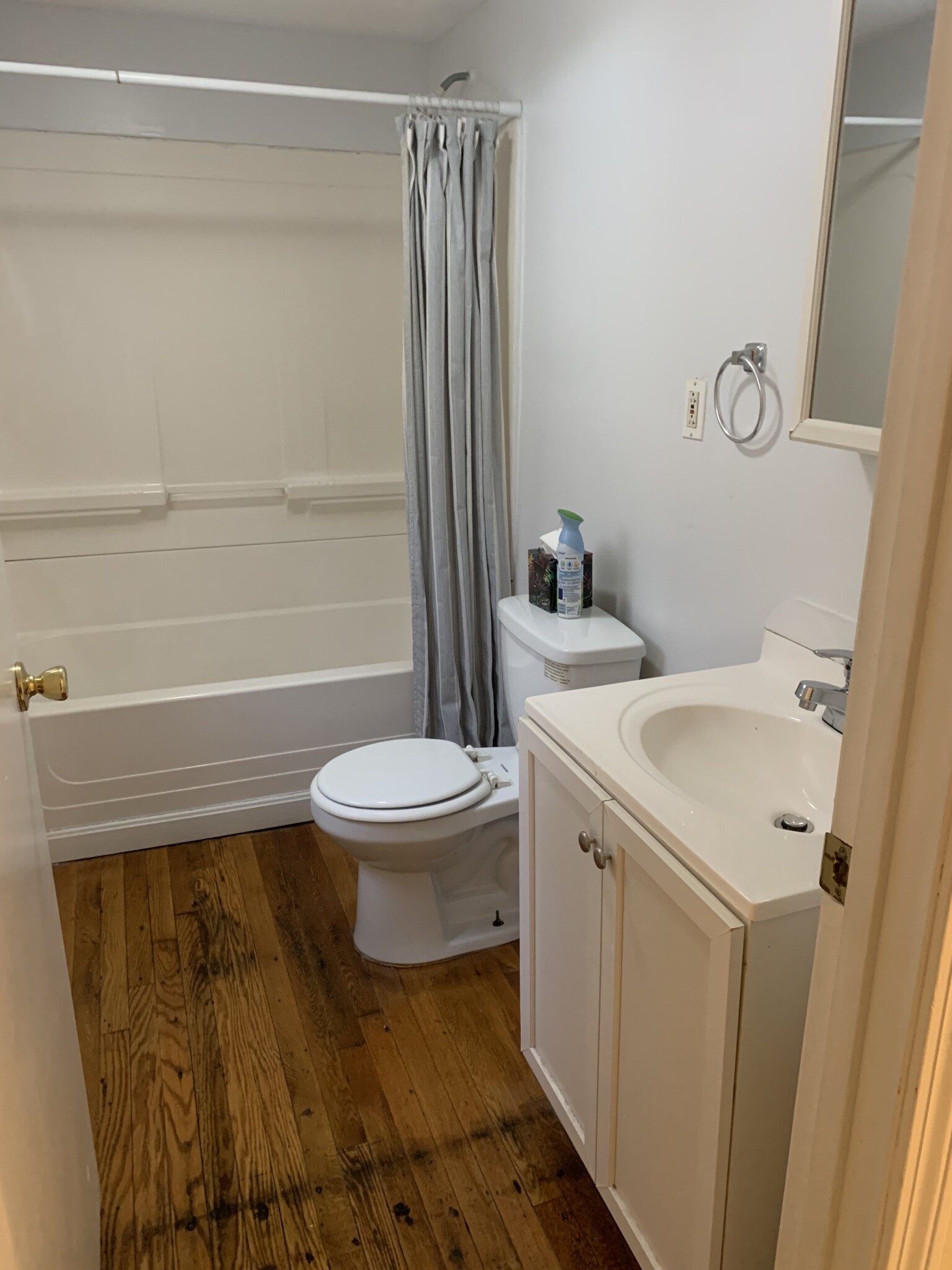 126 Thorndike, East Cambridge