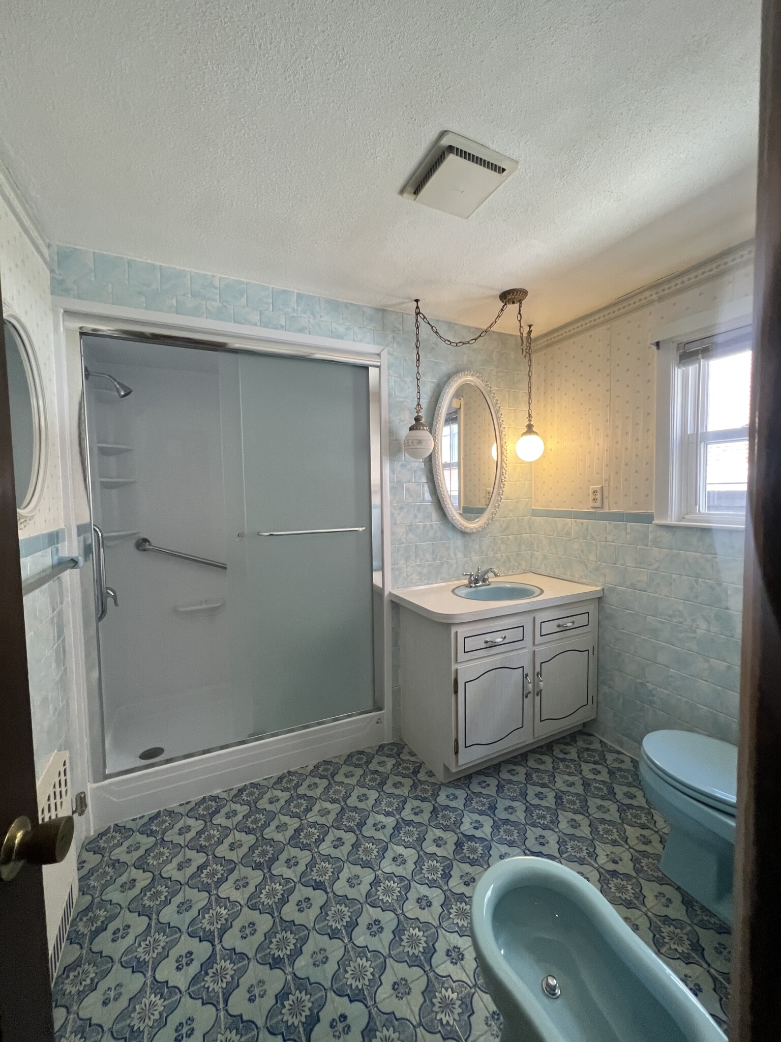 430 Mcgrath Hwy, Prospect Hill