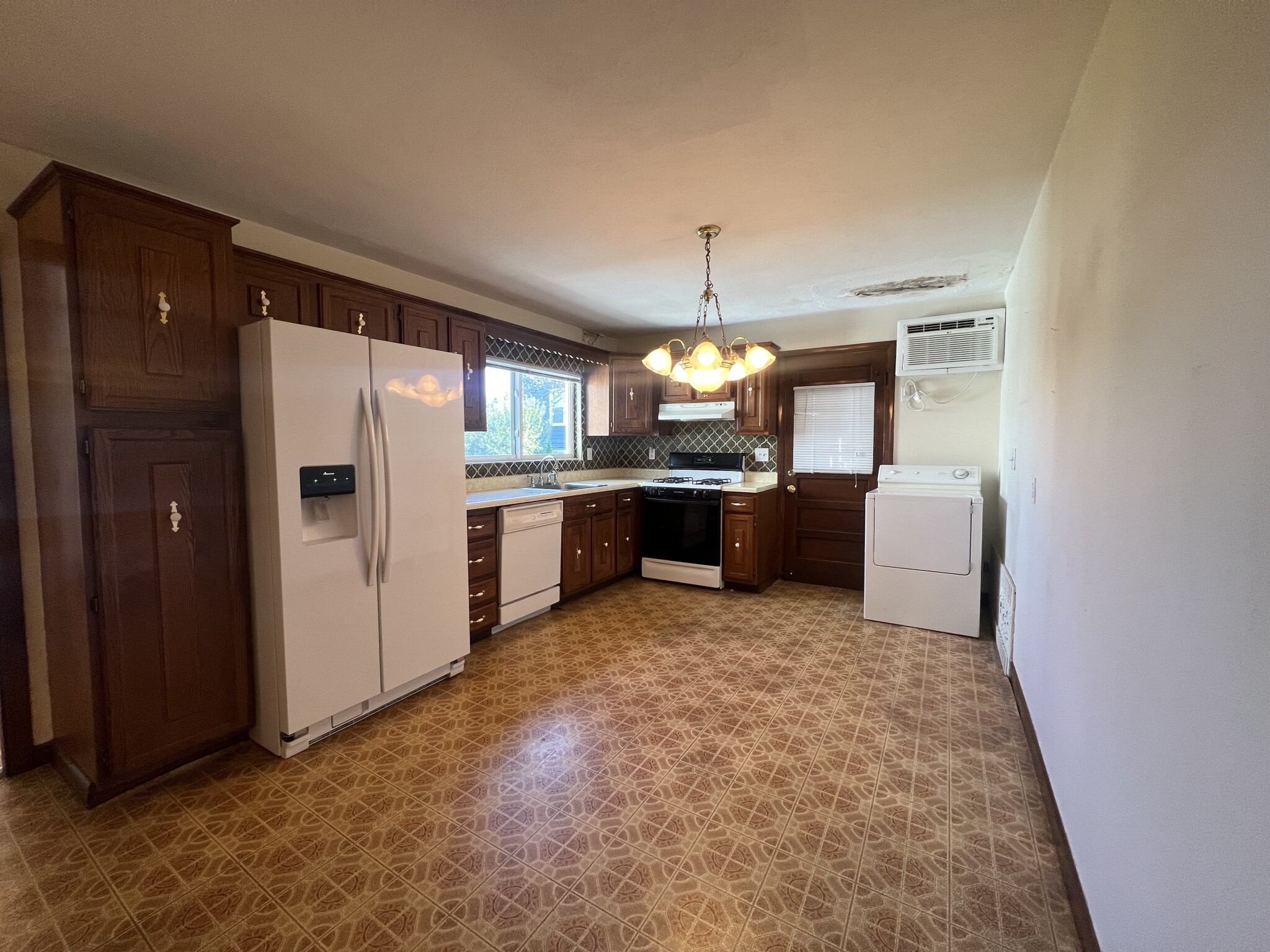 430 Mcgrath Hwy, Prospect Hill