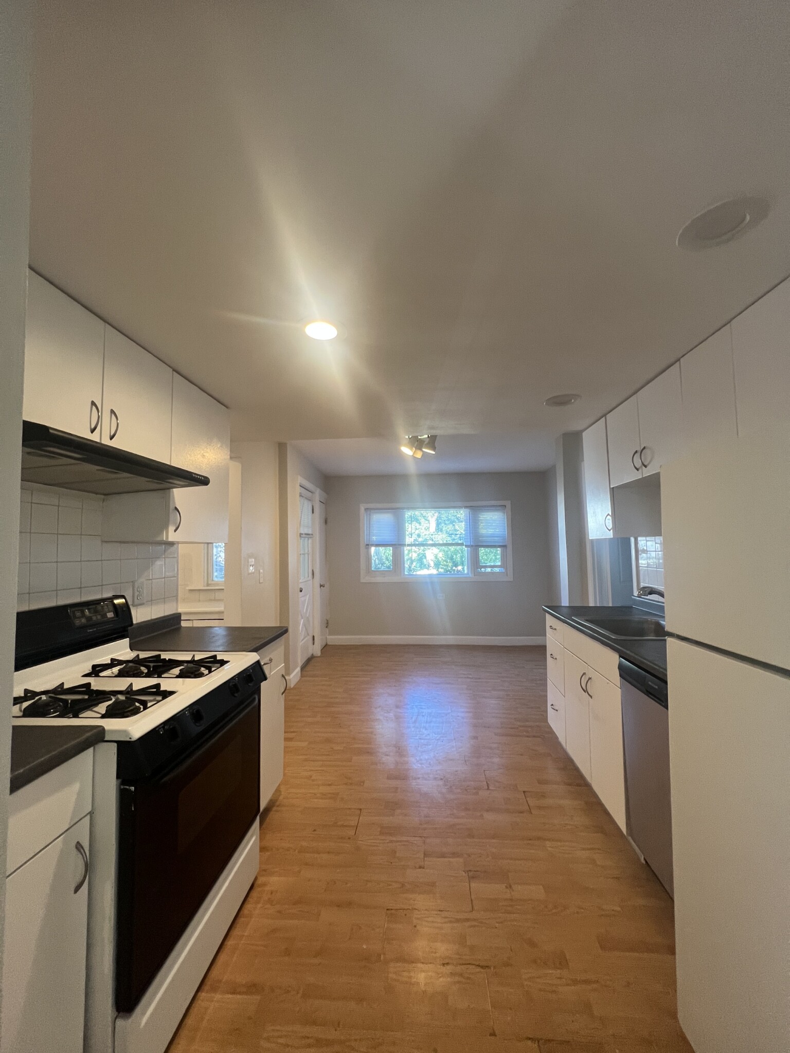 126 Rhinecliff St, Arlington