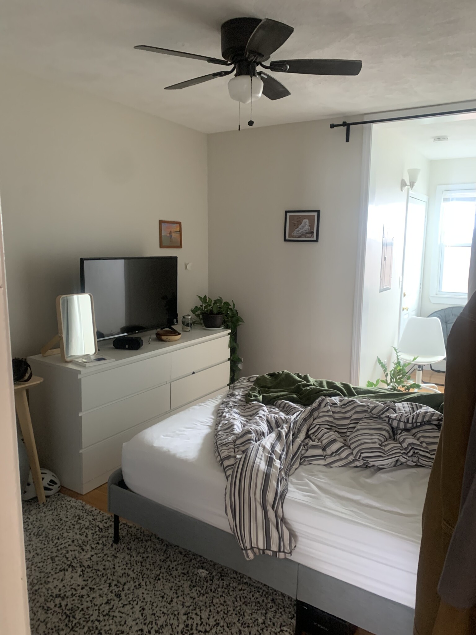 Photos of apartment on Fifth St.,Cambridge MA 02141