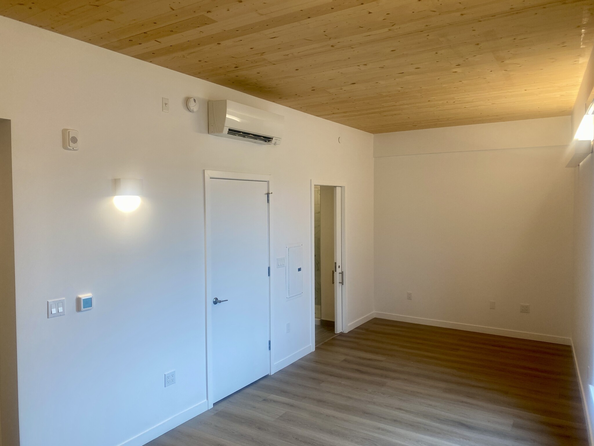 Photos of apartment on Broadway,Somerville MA 02145