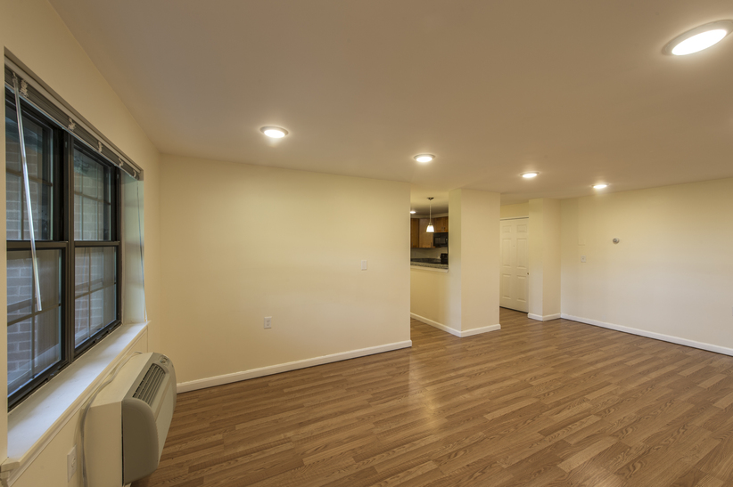 4 bed, 1 bath apartment for rent at 298 Independence Dr, Chestnut Hill — photo 6 of 21