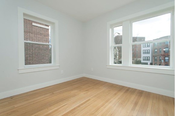 3 bed, 1 bath apartment for rent at 31-35 South St, Boston — photo 2 of 9