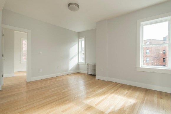 3 bed, 1 bath apartment for rent at 31-35 South St, Boston — photo 6 of 9