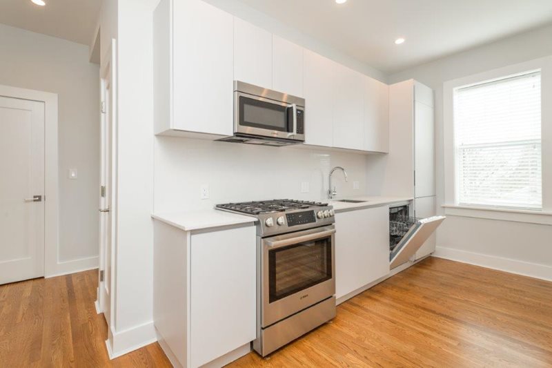 2 bed, 1 bath apartment for rent at 16 19a Forest St, Cambridge — photo 2 of 6