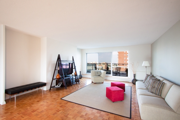 2 bed, 1 bath apartment for rent at 1575 Tremont St, Boston — photo 6 of 12