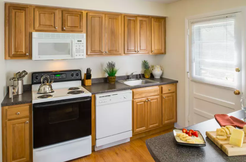 1 bed, 1 bath apartment for rent at 390 Blue Ledge Dr, Roslindale — photo 3 of 7