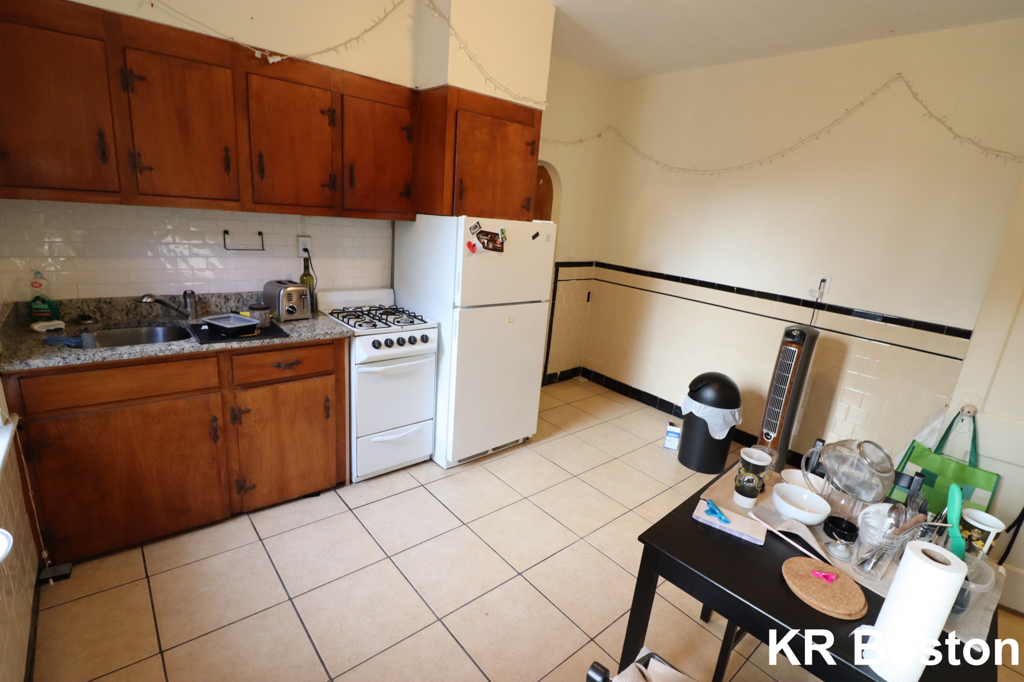 2 bed, 1 bath apartment for rent at 1412 Commonwealth Ave Unit 14, Brighton — photo 19 of 20