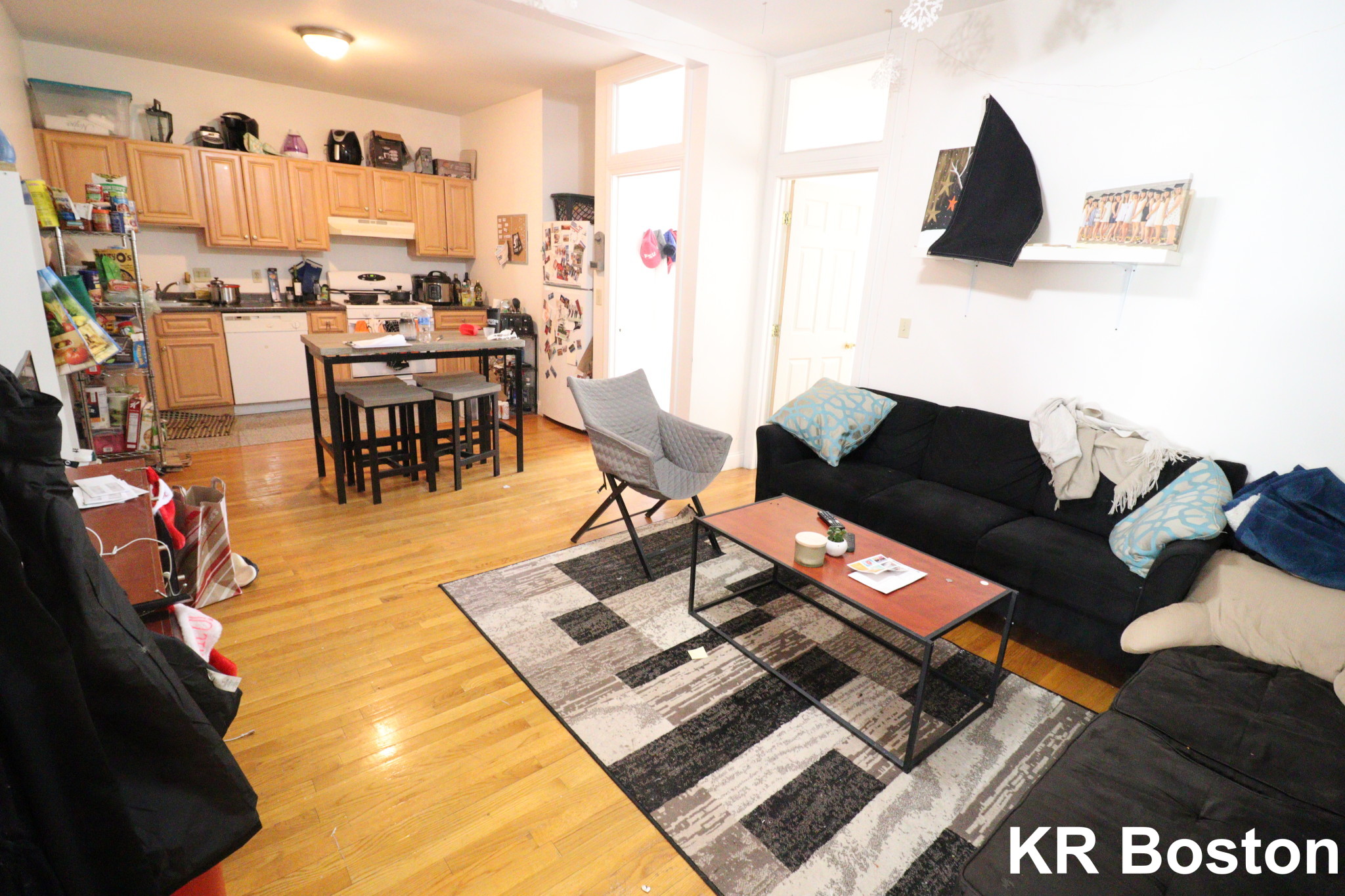 4 bed, 2 bath apartment for rent at 35 Cummings Rd Unit 5, Brighton — photo 5 of 13
