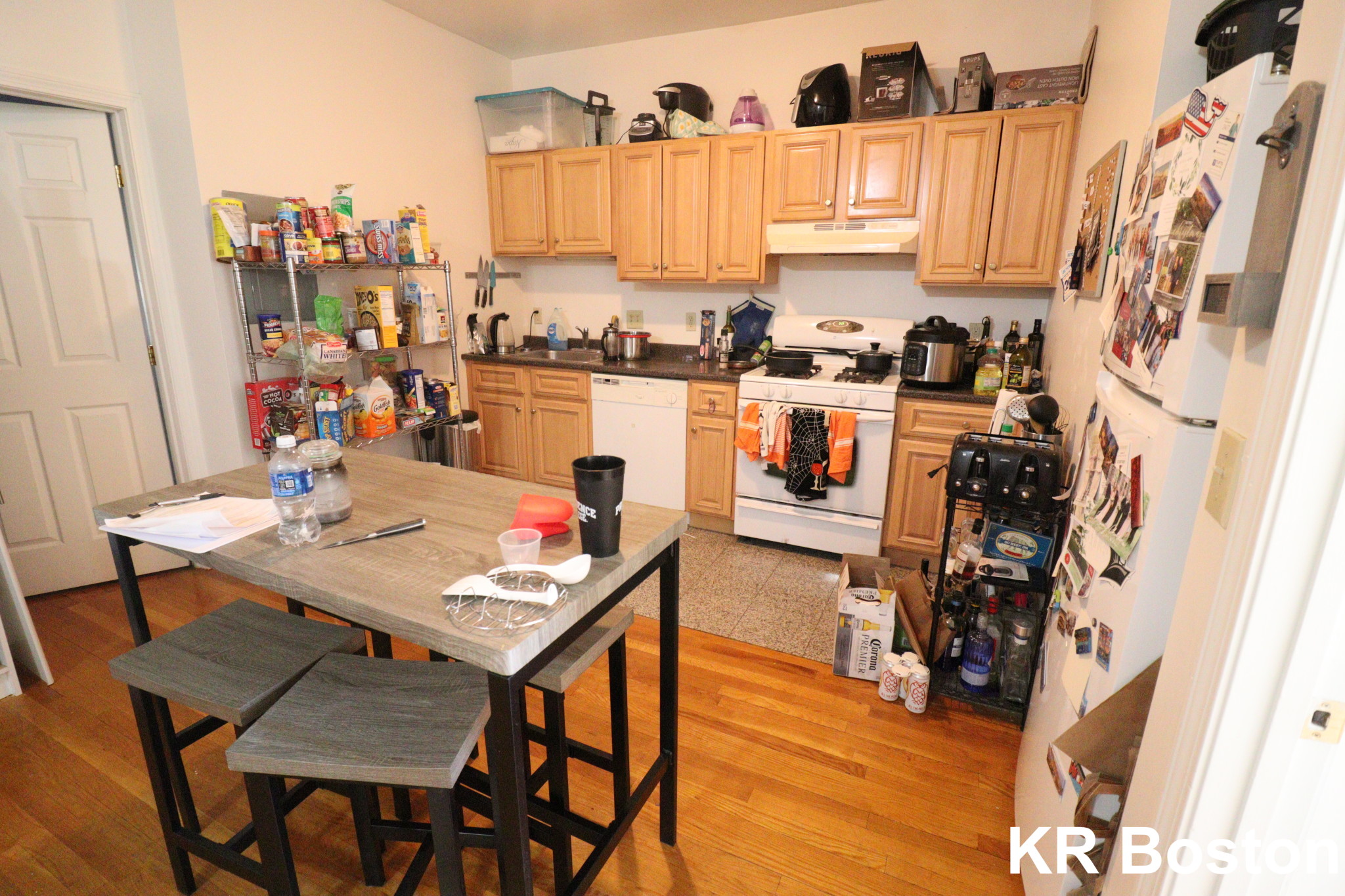 4 bed, 2 bath apartment for rent at 35 Cummings Rd Unit 5, Brighton — photo 6 of 13