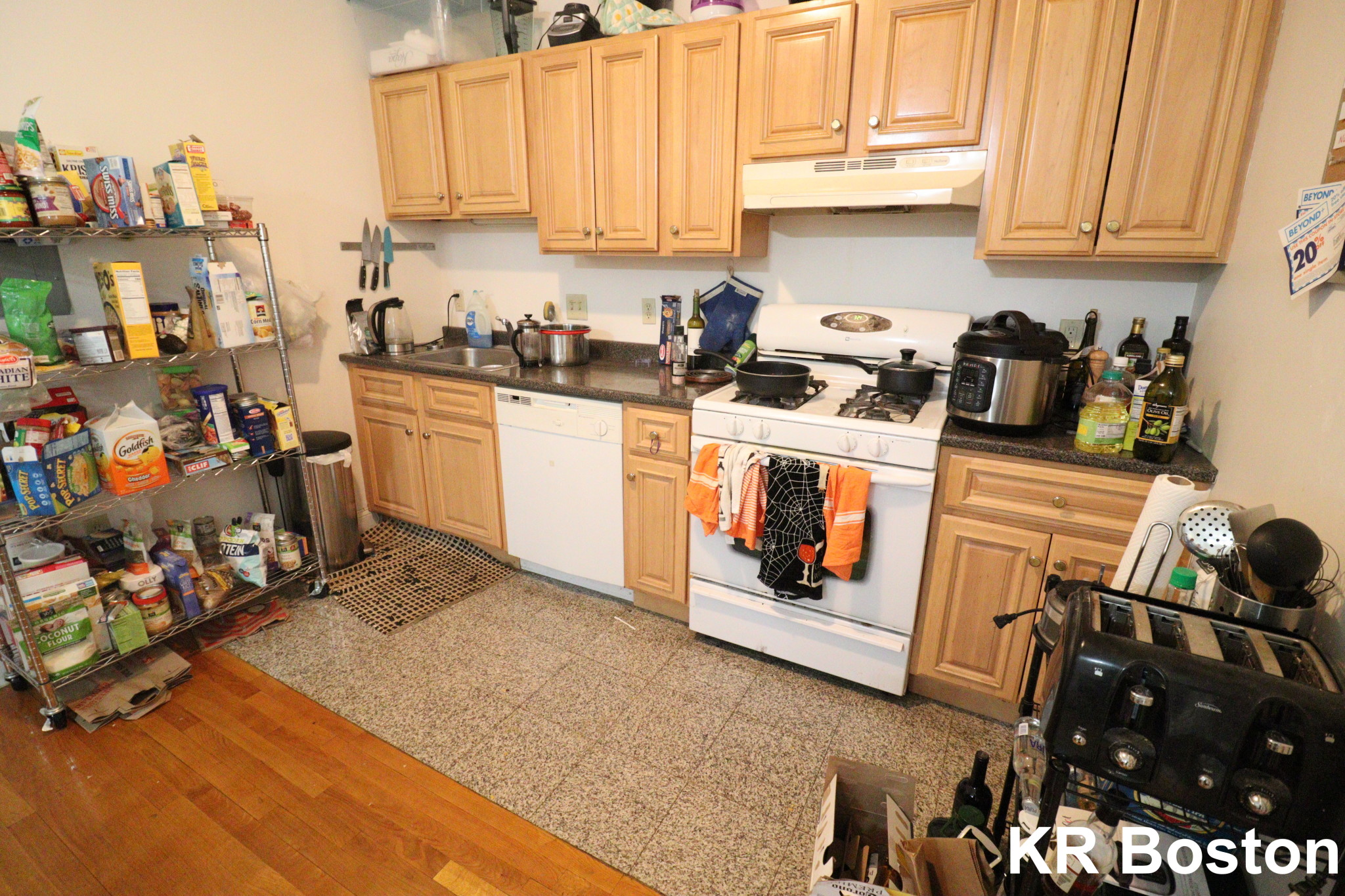 4 bed, 2 bath apartment for rent at 35 Cummings Rd Unit 5, Brighton — photo 10 of 13