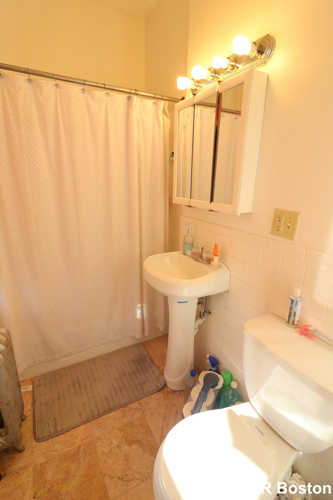 4 bed, 2 bath apartment for rent at 35 Cummings Rd Unit 5, Brighton — photo 8 of 13