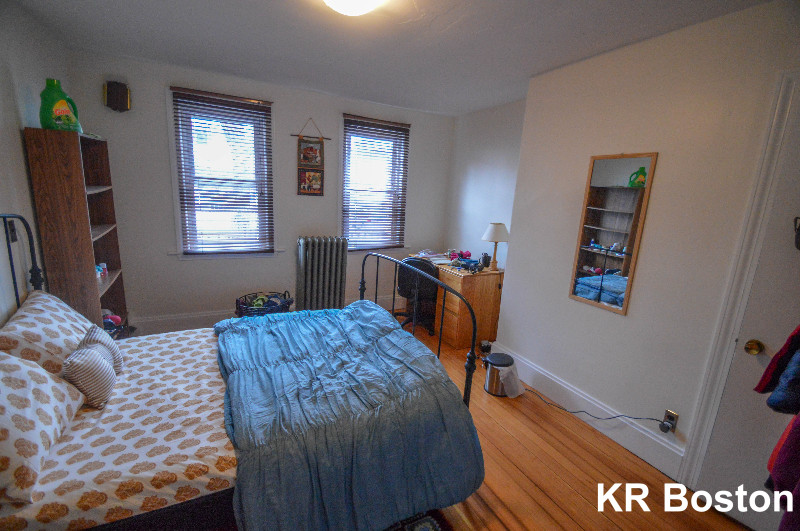 7 bed, 2 bath apartment for rent at 216 Norfolk St Unit H, Cambridge