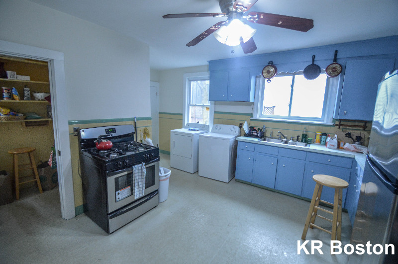 7 bed, 2 bath apartment for rent at 216 Norfolk St Unit H, Cambridge — photo 10 of 12