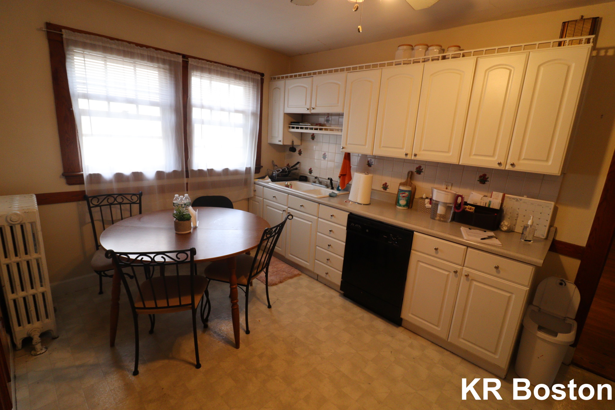 24 Oak Square Ave, Brighton