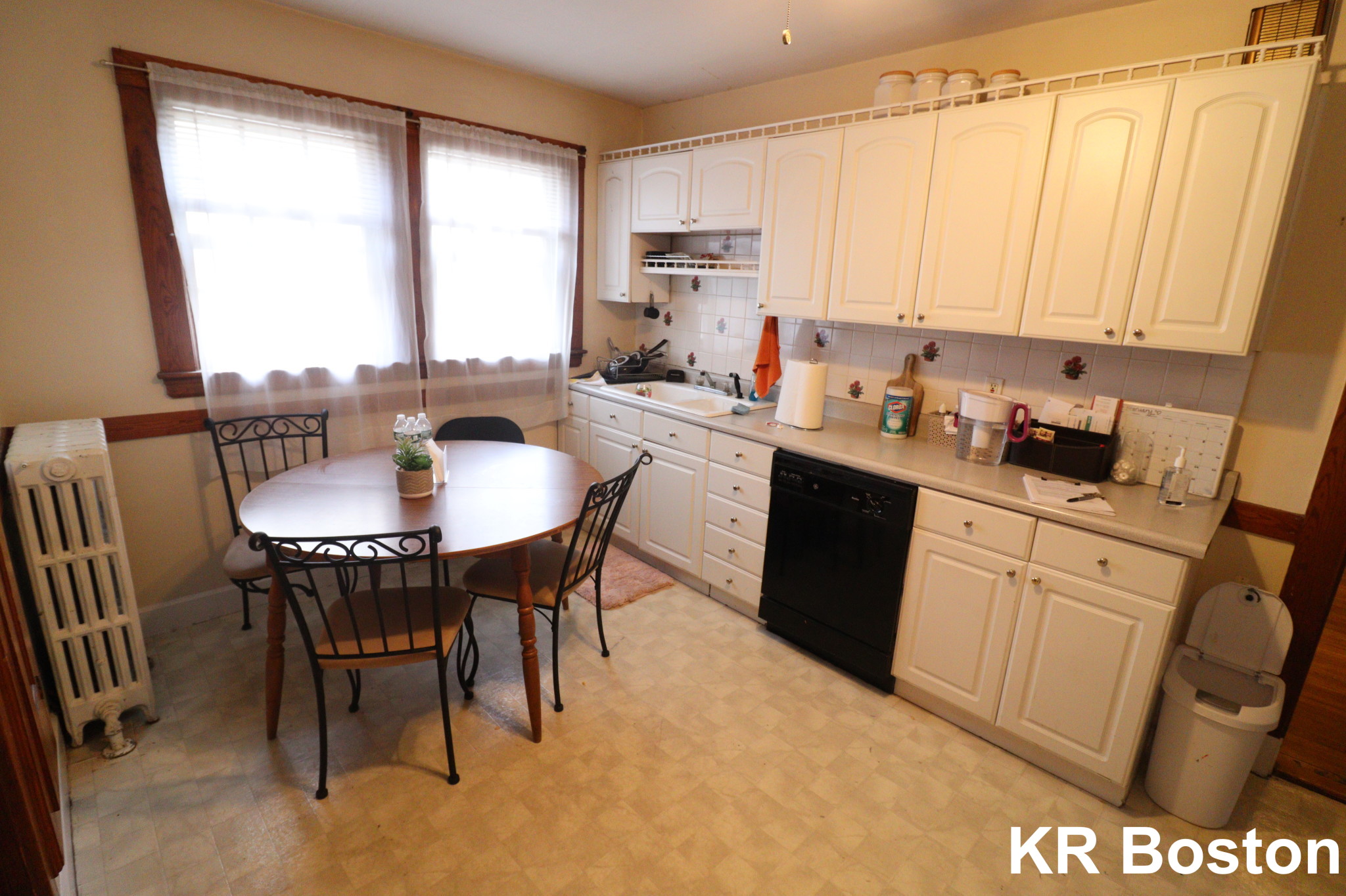 24 Oak Square Ave, Brighton