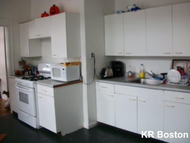 1914 Beacon St, Brighton