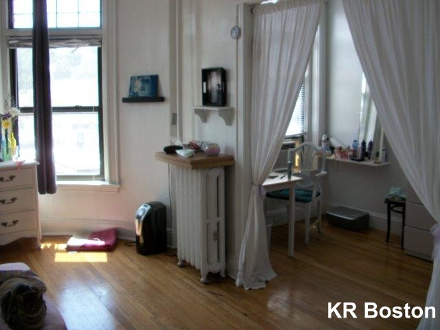 1914 Beacon St, Brighton