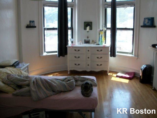 1914 Beacon St, Brighton