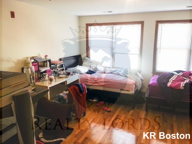 102 Allston St, Allston