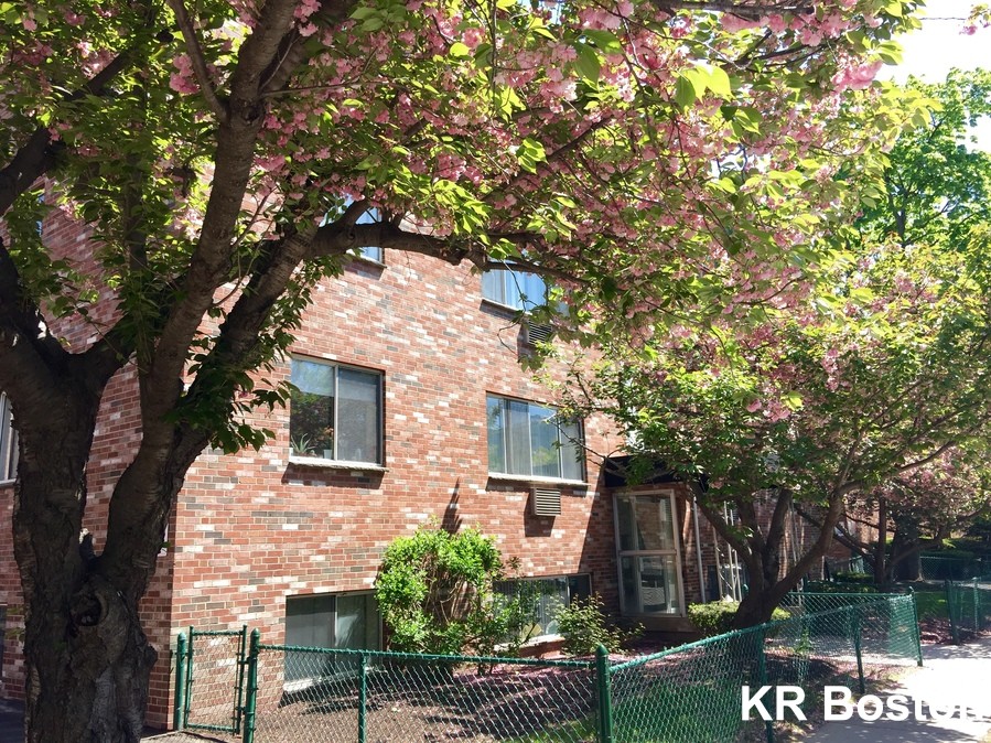 4 Gardner St, Allston