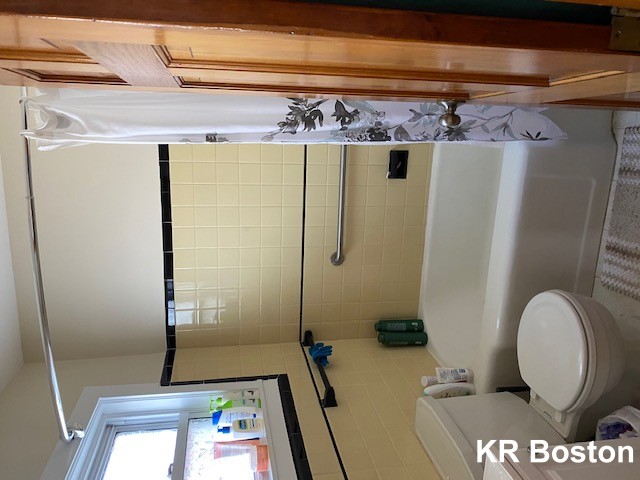 25 Oak Square Ave, Brighton