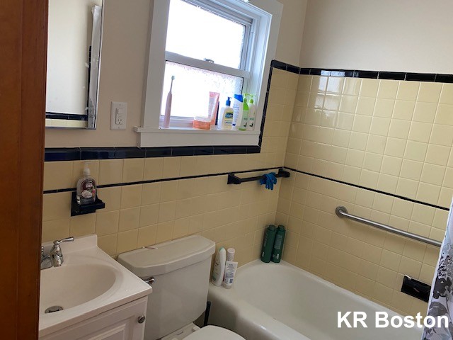 25 Oak Square Ave, Brighton