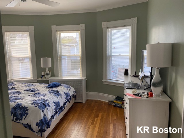 25 Oak Square Ave, Brighton