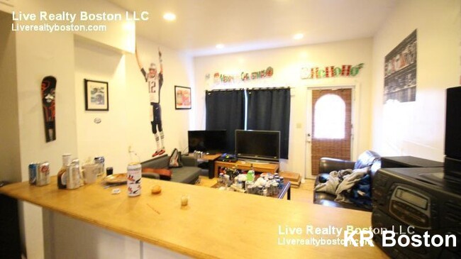 6 bed, 2.5 bath apartment for rent at 73 Allston St, Allston — photo 6 of 24