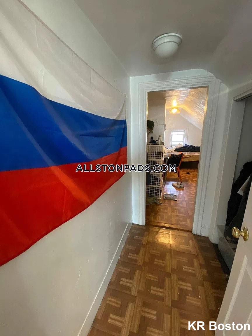 6 bed, 2.5 bath apartment for rent at 73 Allston St, Allston — photo 7 of 24
