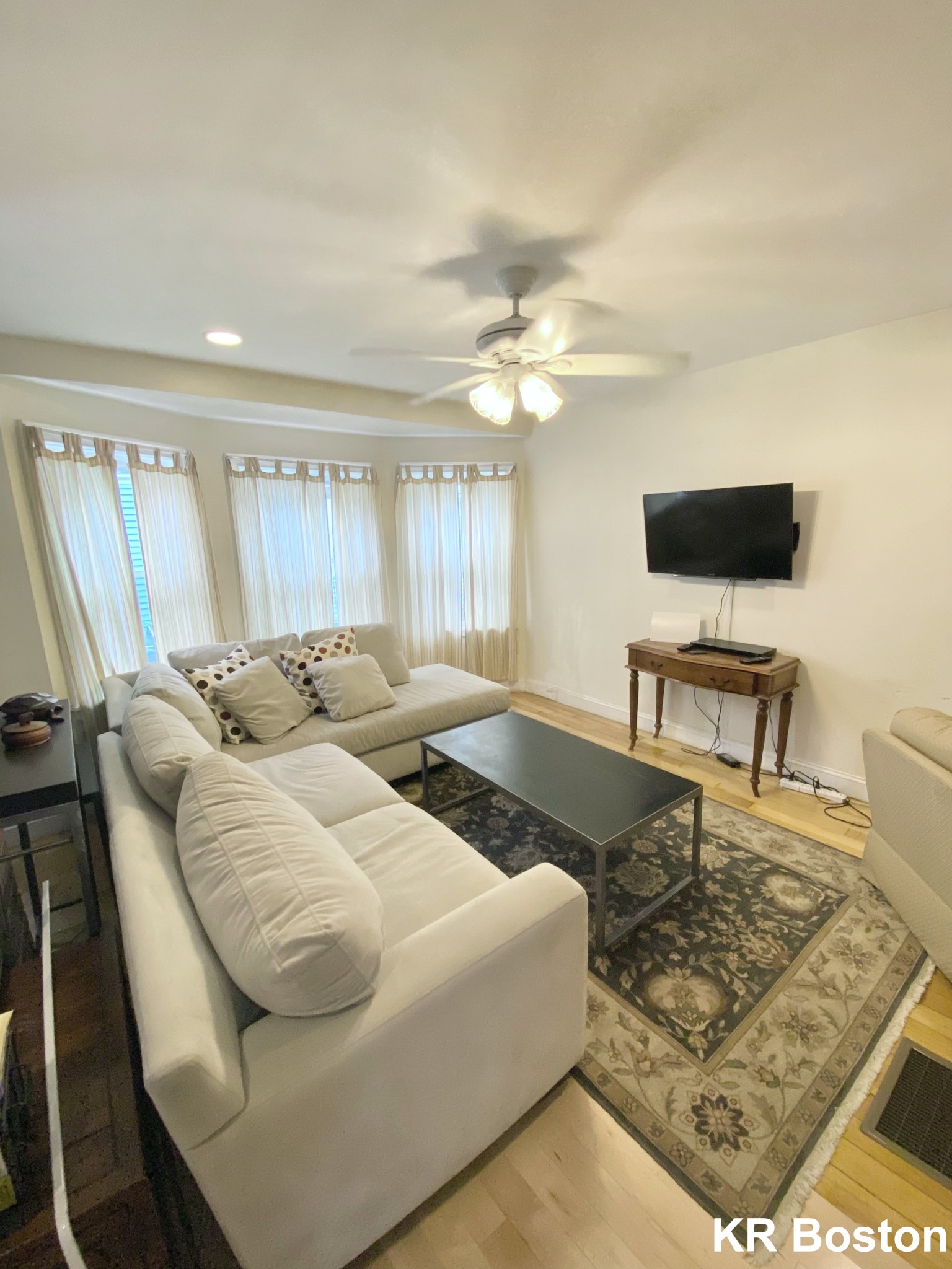 5 bed, 3 bath apartment for rent at 17 Holman St Unit 11, Allston — photo 5 of 23