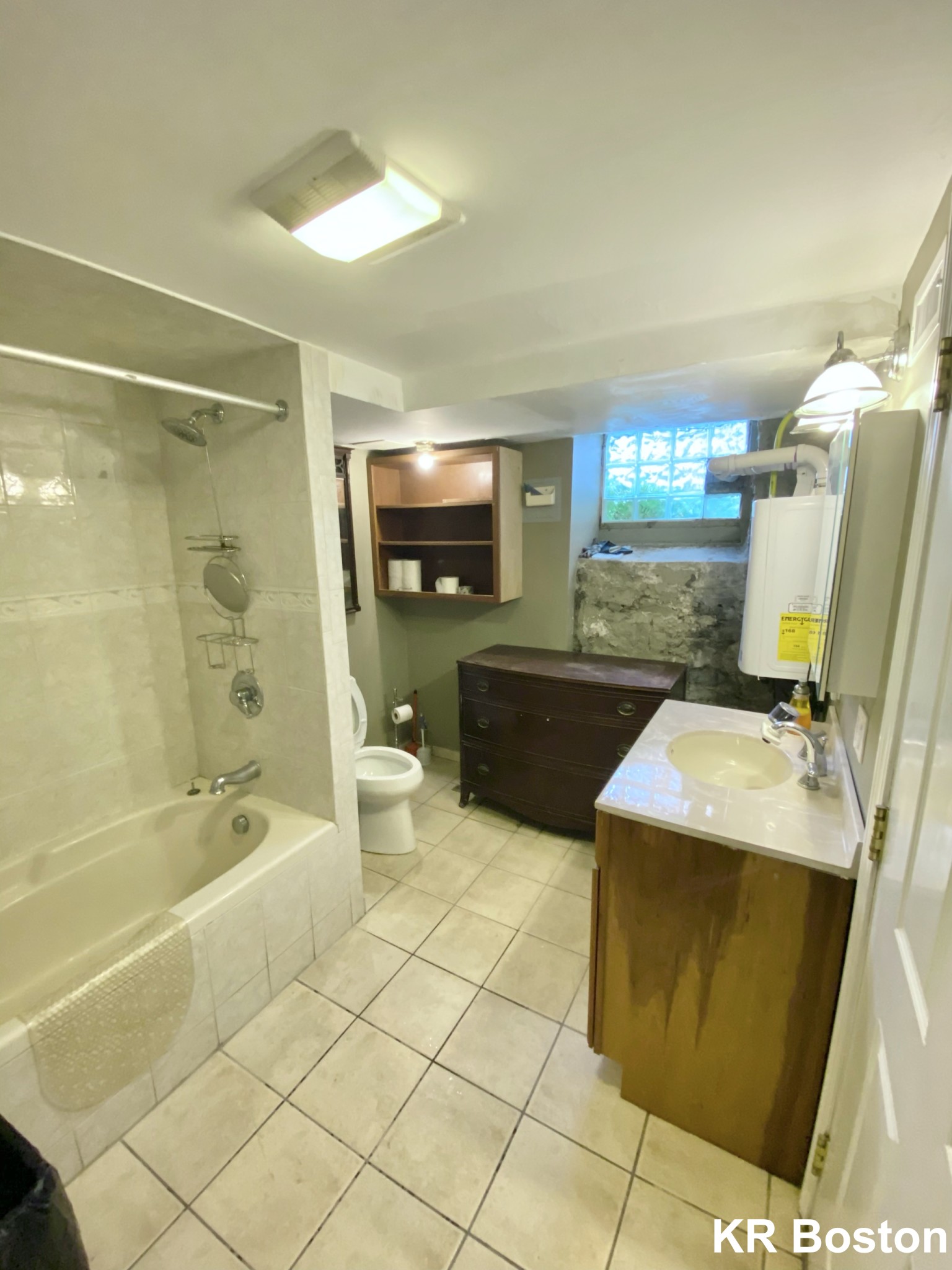 5 bed, 3 bath apartment for rent at 17 Holman St Unit 11, Allston — photo 11 of 23